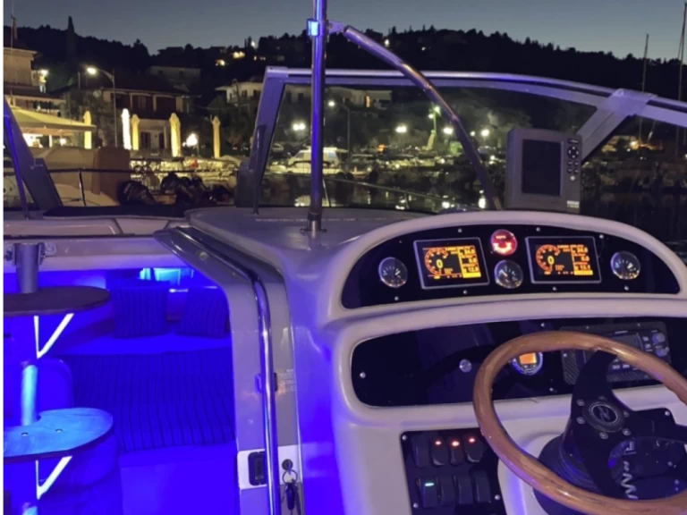 Bootsverleih Sea Ray Sea Ray 290 Sundancer Nikiána Samboat