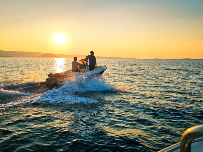 Ein  Compass 150 mieten in Naxos (City)