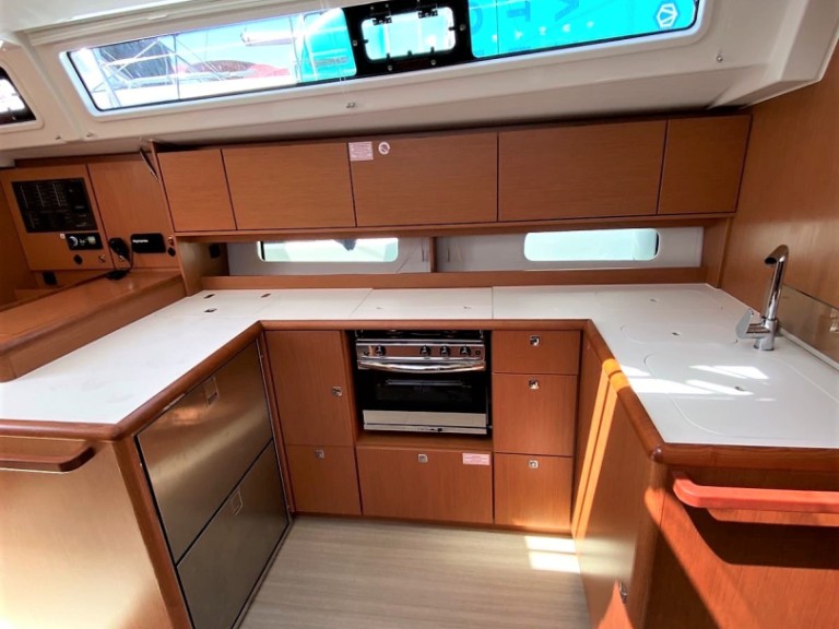 Boot mieten Álimos günstig Bavaria C46