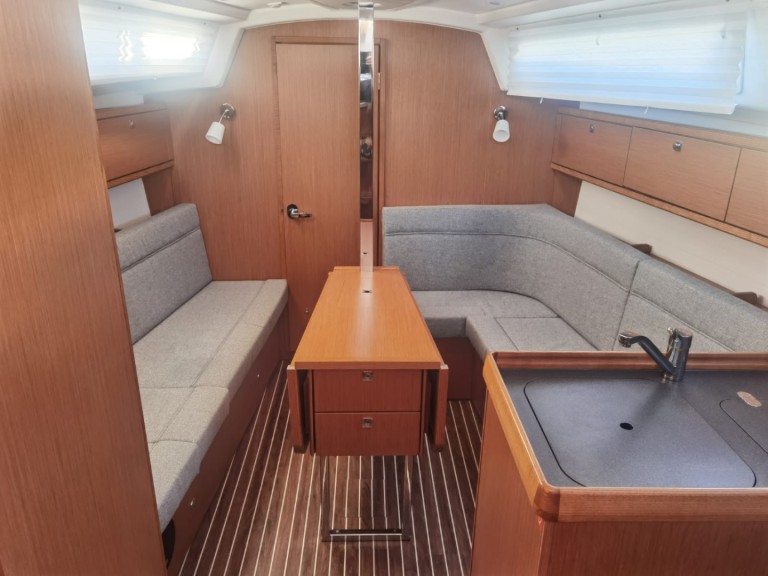 YachtCharter in Punat - Bavaria Cruiser 34 auf SamBoat