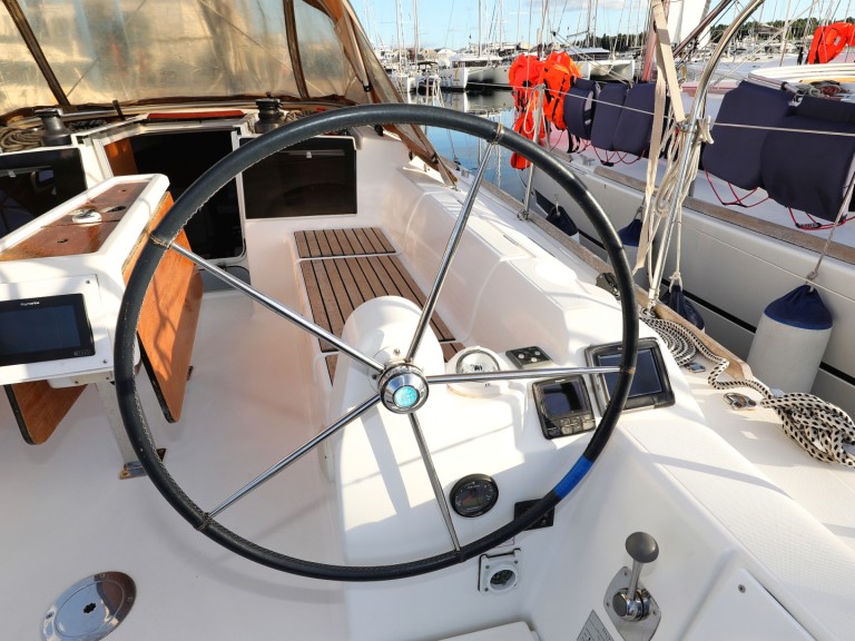 Dufour Dufour 350 Grand Large mieten Šibenik