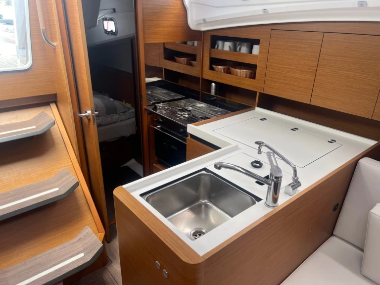 Boot mieten Punat günstig Sun Odyssey 380