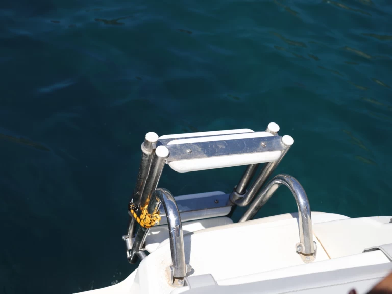 Ein Jeanneau Cap Camarat 4.7 CC mieten in l'Escala