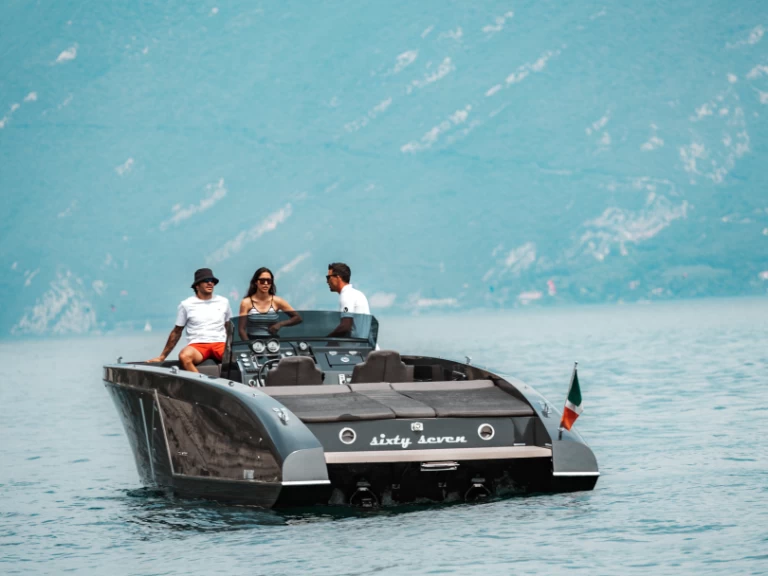 Motorboot mit oder ohne Skipper Frauscher mieten in Navene