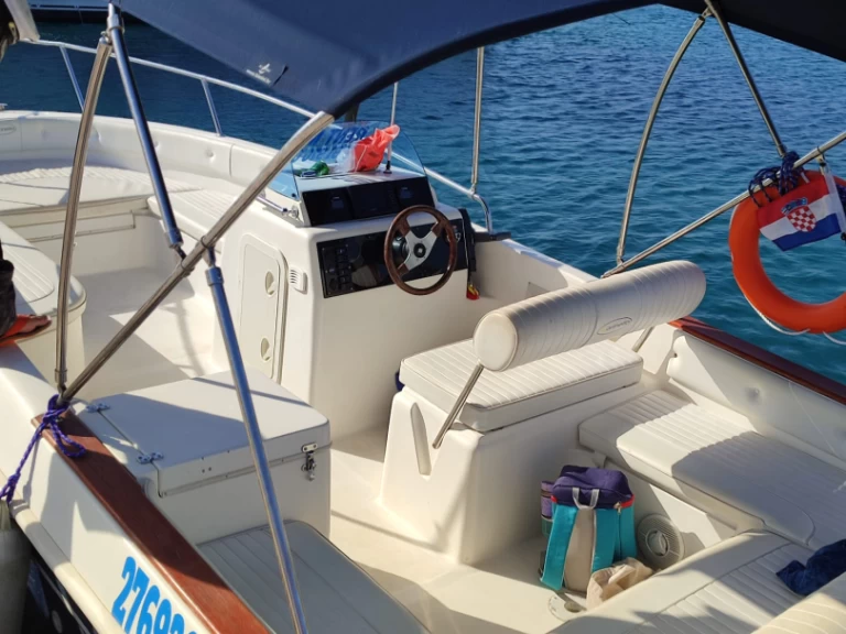 Motorboot mieten in Šibenik zum besten Preis