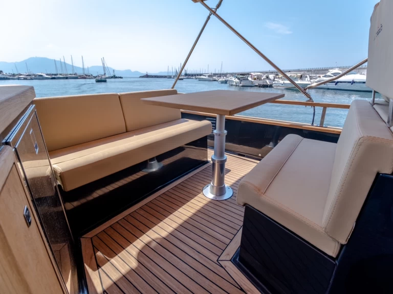 Motorboot mit oder ohne Skipper Nautica Esposito mieten in Marinella di Sarzana