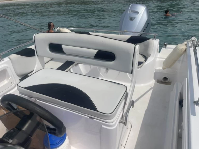 Vermietung Motorboot Ranieri mit Führerschein