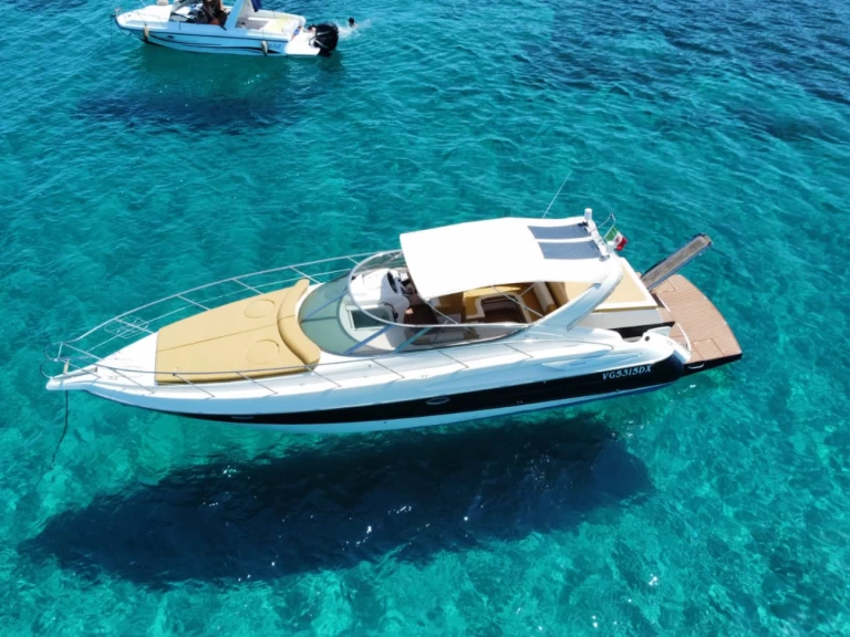 Ein Cranchi Endurance 39 mieten in Favignana