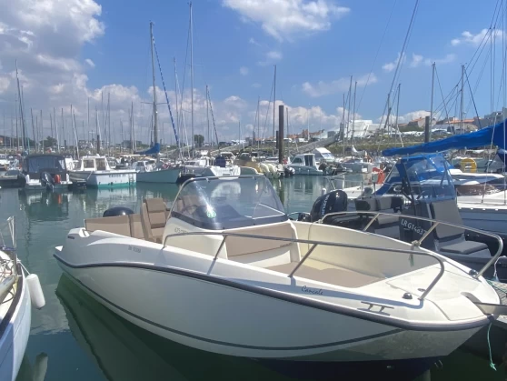 Ein Quicksilver Activ 675 Open mieten in La Rochelle