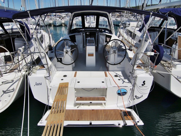 Ein Bénéteau Oceanis 38.1 mieten in Sukošan