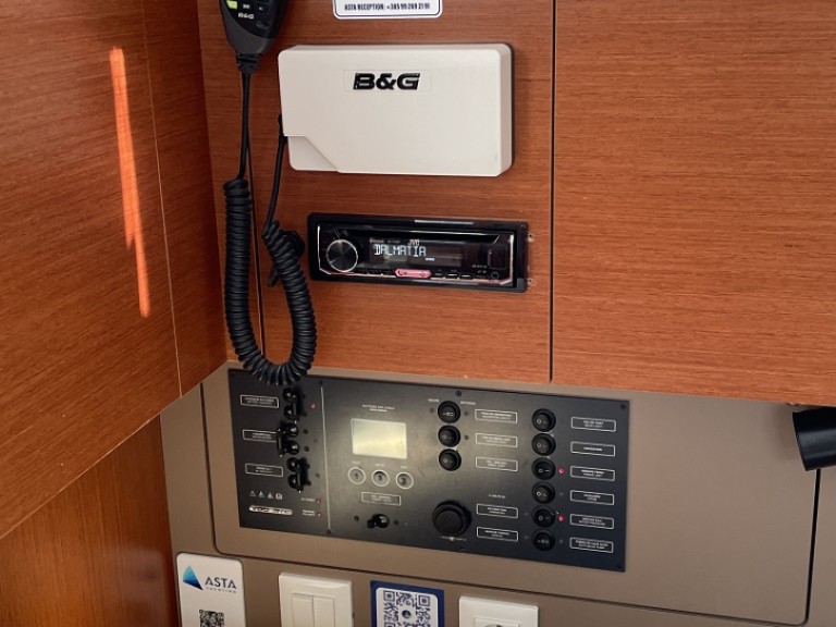 Segelboot mieten in Sukošan zum besten Preis