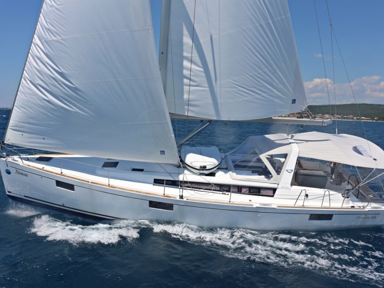 Ein Bénéteau Oceanis 48 mieten in Sukošan