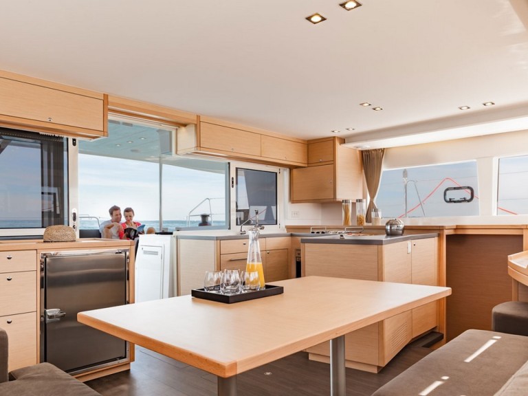 Katamaran mieten in Marina (City) zum besten Preis