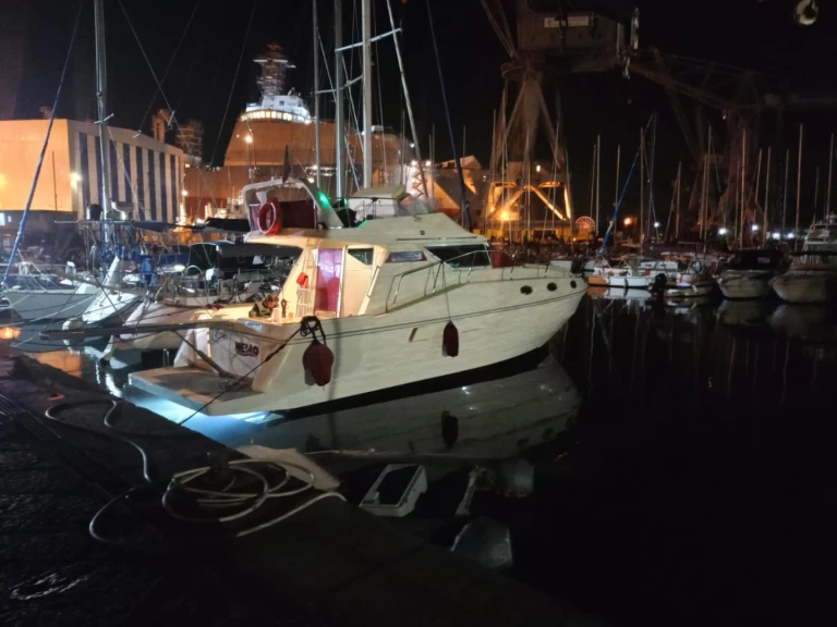 Vermietung Motorboot Azimut mit Führerschein
