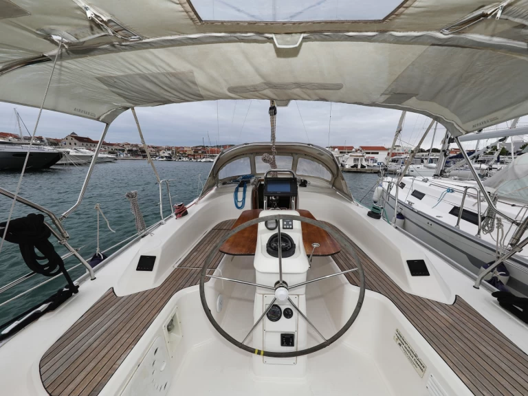 YachtCharter in Šibenik - Bavaria Cruiser 33 auf SamBoat