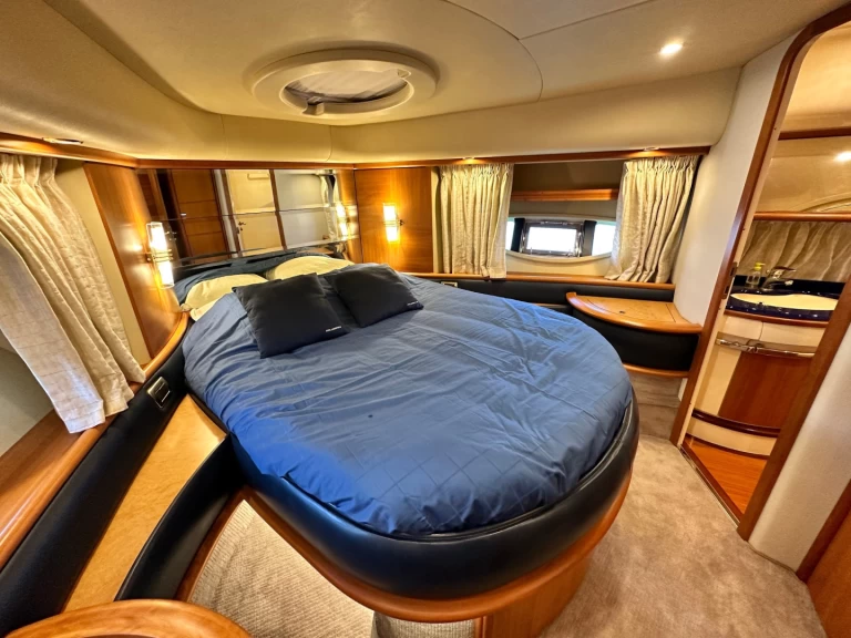 Yacht mieten in Golfe-Juan zum besten Preis