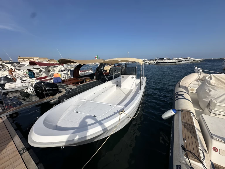 Boot mieten Marzamemi günstig Breeze 820