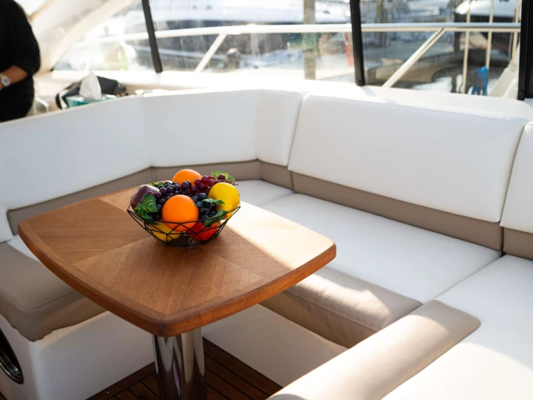 YachtCharter in Manhasset - Princess Viking Searenity auf SamBoat