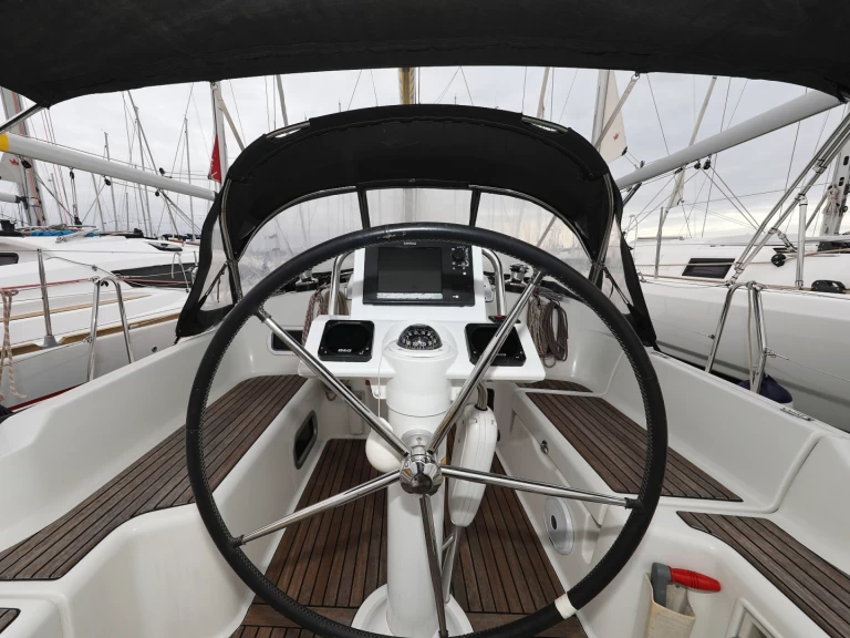 Vermietung Segelboot Bénéteau mit Führerschein