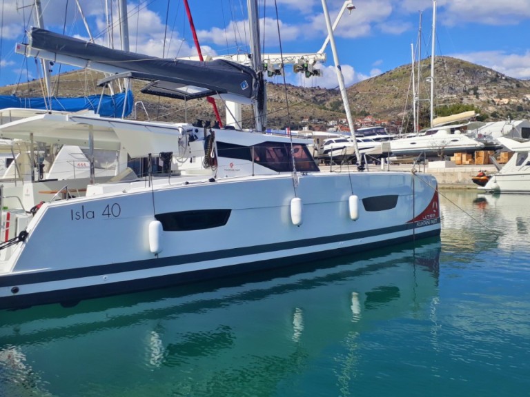 YachtCharter in Le Marin - Fountaine Pajot Isla 40 auf SamBoat