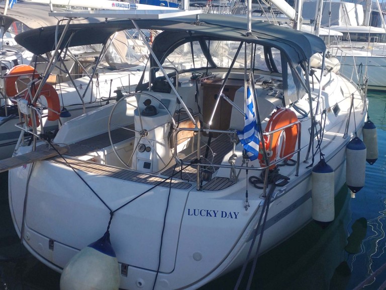Ein Bavaria Cruiser 36 mieten in Gouviá