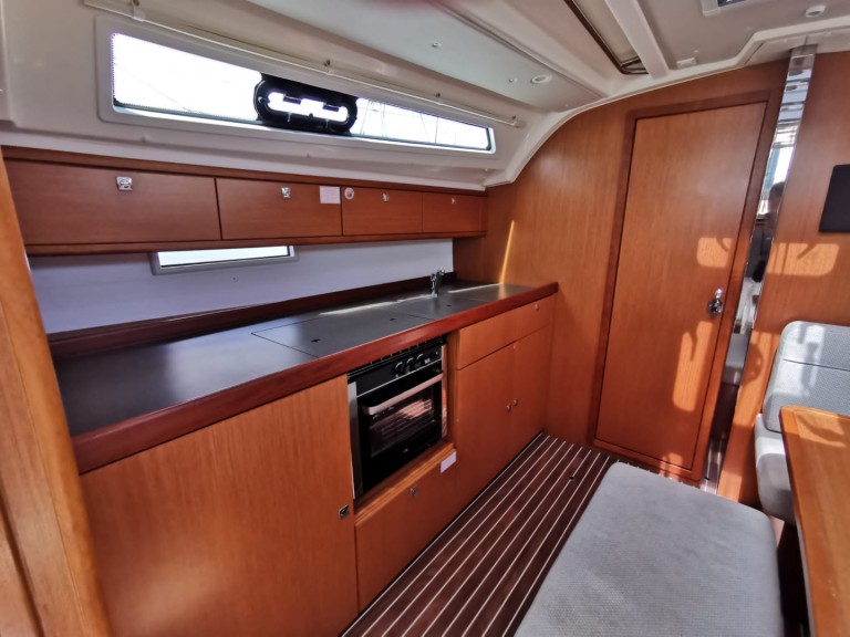 YachtCharter in Portisco - Bavaria Cruiser 37 auf SamBoat