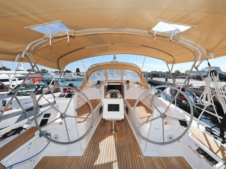 YachtCharter in Zadar - Bavaria Cruiser 37 auf SamBoat