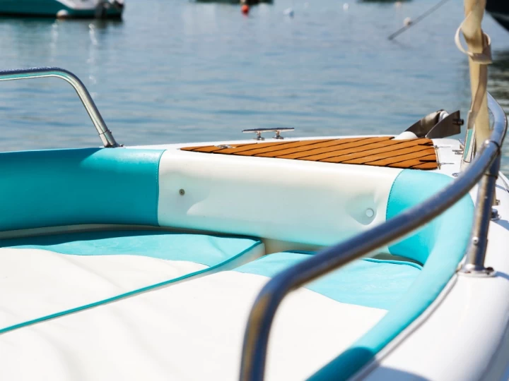 Motorboot mit oder ohne Skipper Coverline mieten in Torre Canne