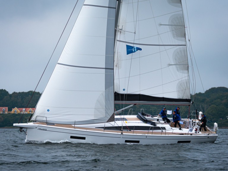 Ein Dehler Dehler 46 SQ mieten in Pula