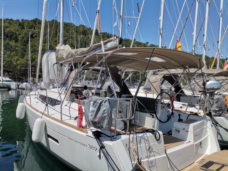 Segelboot mieten in Skradin - Jeanneau Sun Odyssey 389