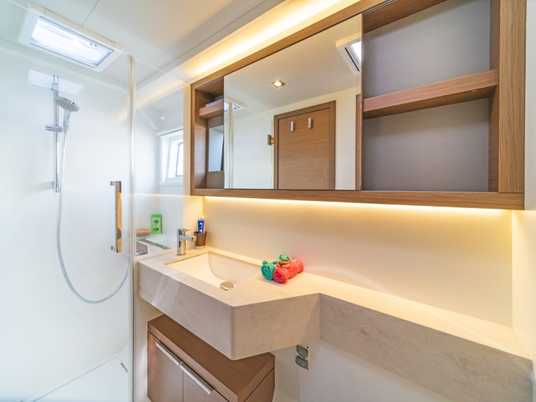 Katamaran mit oder ohne Skipper Lagoon mieten in Lefkáda