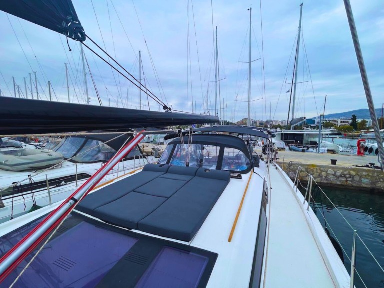 Ein Dufour Dufour 560 Grand Large mieten in Álimos