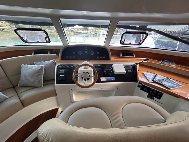 Ein Fountaine Pajot Cumberland 46 mieten in Airlie Beach