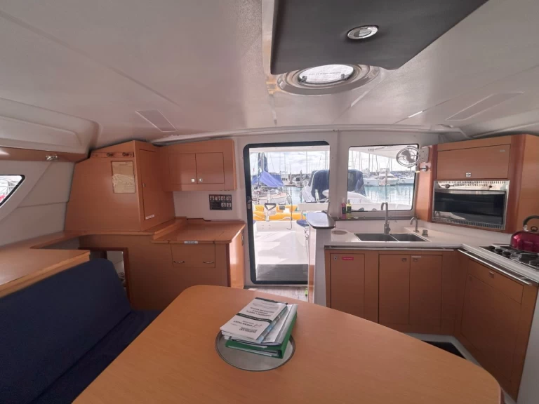 Katamaran mit oder ohne Skipper Fountaine Pajot mieten in Airlie Beach