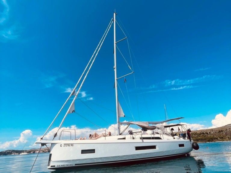 Vermietung Segelboot Bénéteau mit Führerschein