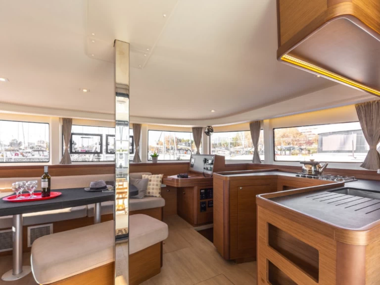 Ein Lagoon Lagoon 42 mieten in Álimos