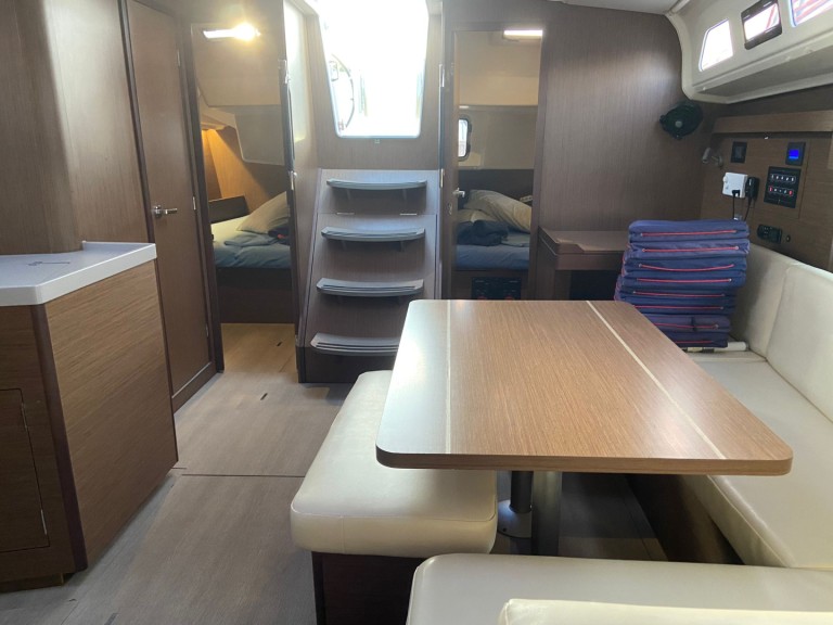 Vermietung Segelboot Bénéteau mit Führerschein