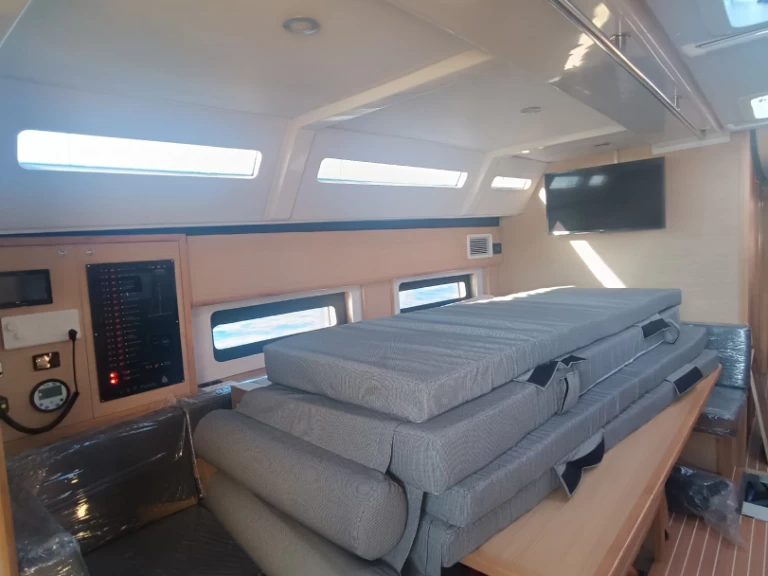 Ein D&D Yacht D&D Kufner 50 I. mieten in Punat