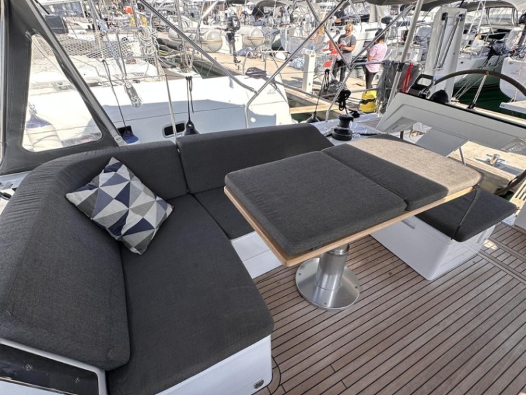 Segelboot mieten in Seget Donji zum besten Preis