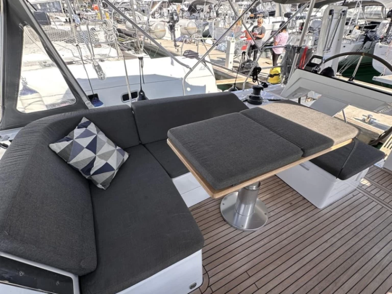 Segelboot mieten in Seget Donji zum besten Preis