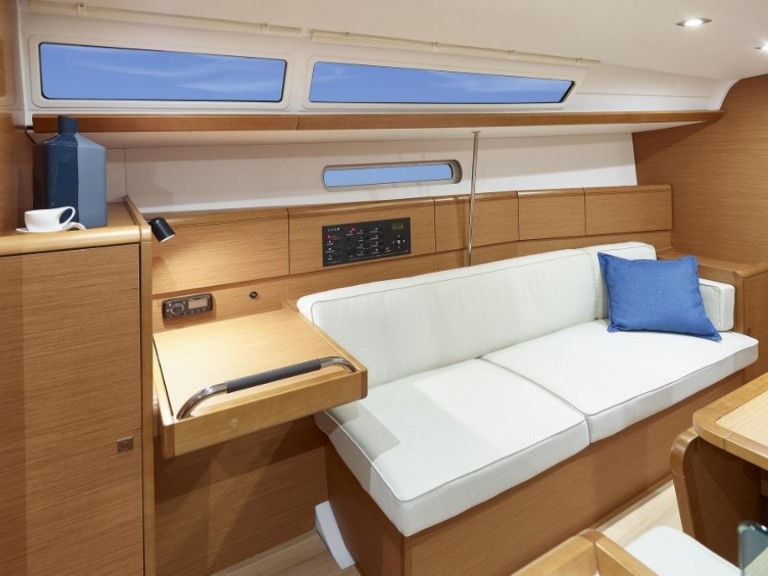 Boot mieten Álimos günstig Sun Odyssey 389