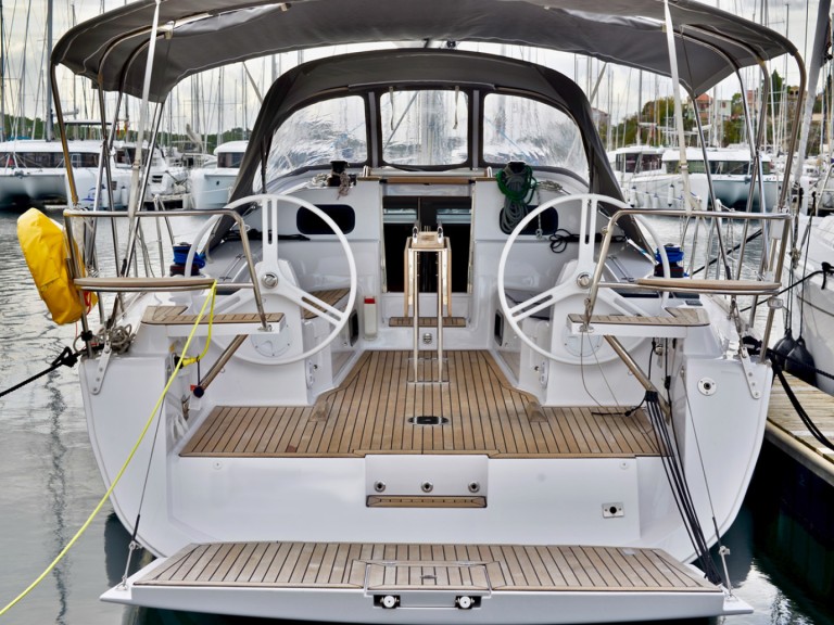 Segelboot mit oder ohne Skipper Elan mieten in Šibenik