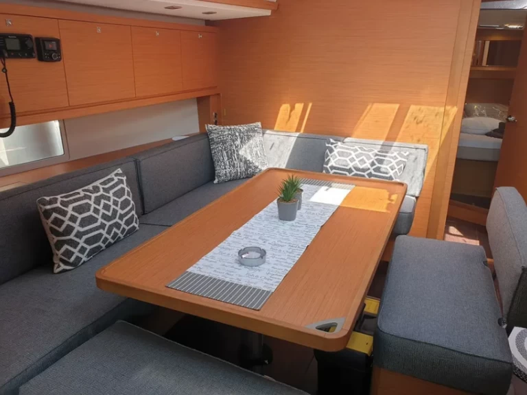 Segelboot mieten in Lefkáda zum besten Preis