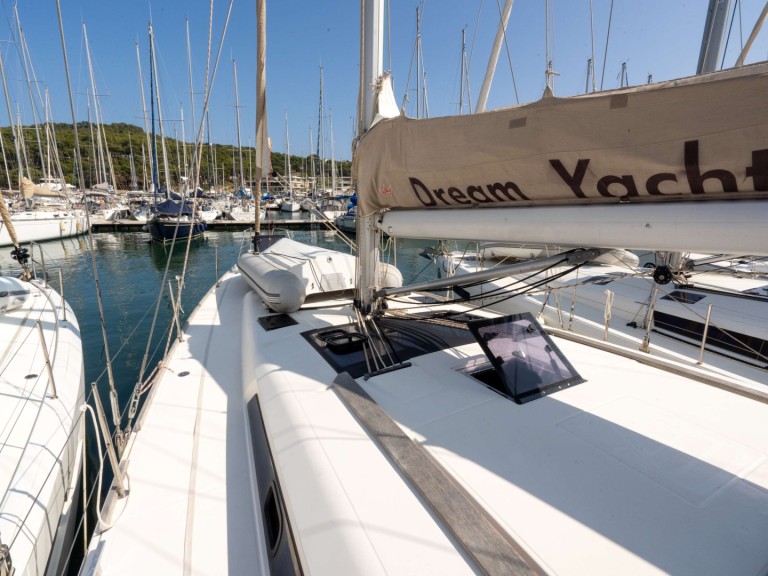 Ein Dufour Dufour 460 Grand Large mieten in Saint-Mandrier-sur-Mer