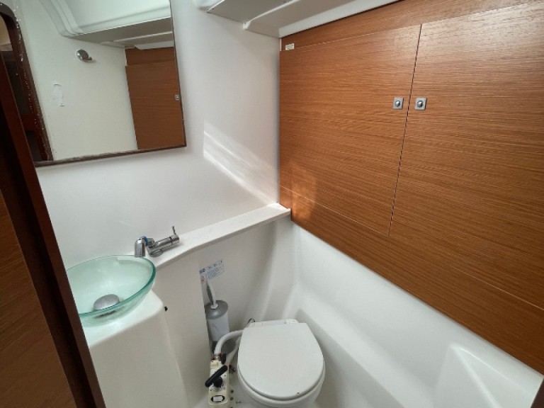 Ein Dufour Dufour 460 Grand Large mieten in Álimos