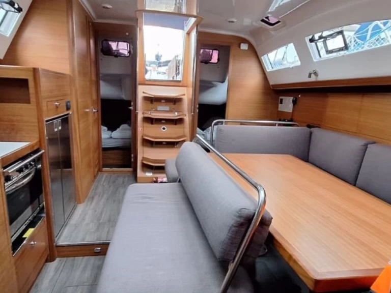 Elan Impression 45.1 mieten Trogir