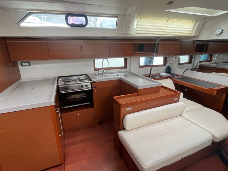 Ein Bénéteau Oceanis 51.1 mieten in Cannigione di Arzachena