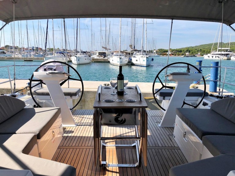 Bénéteau Oceanis 51.1 mieten Sukošan