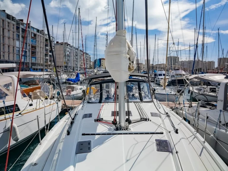 Bénéteau Oceanis 40.1 mieten Toulon