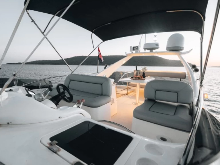 Motorboot mieten in Kaštel Gomilica zum besten Preis